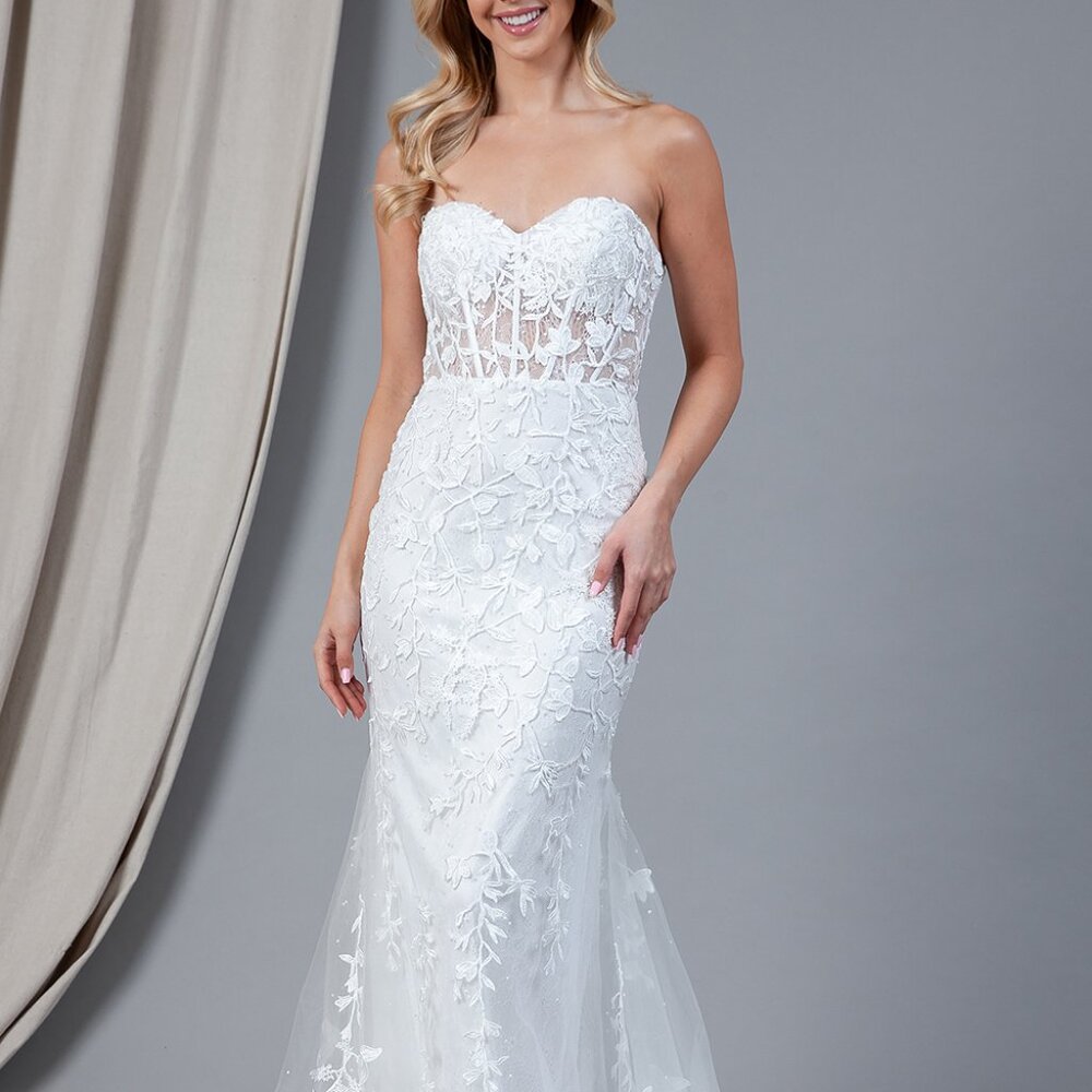 white wedding dress.strapless lace applique beaded long corset lace up back
